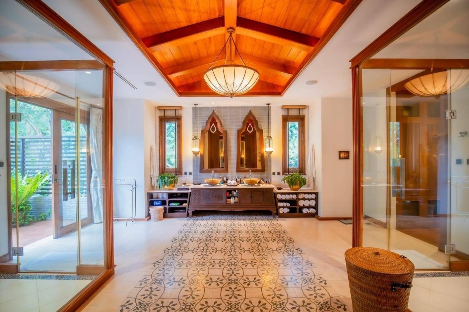 Royal Legacy Private Villa With Private Golf Course Phuket Exterior photo